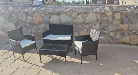 Set de patio 4 piezas 2 butaquitas y sofá (nuevo en su caja)
