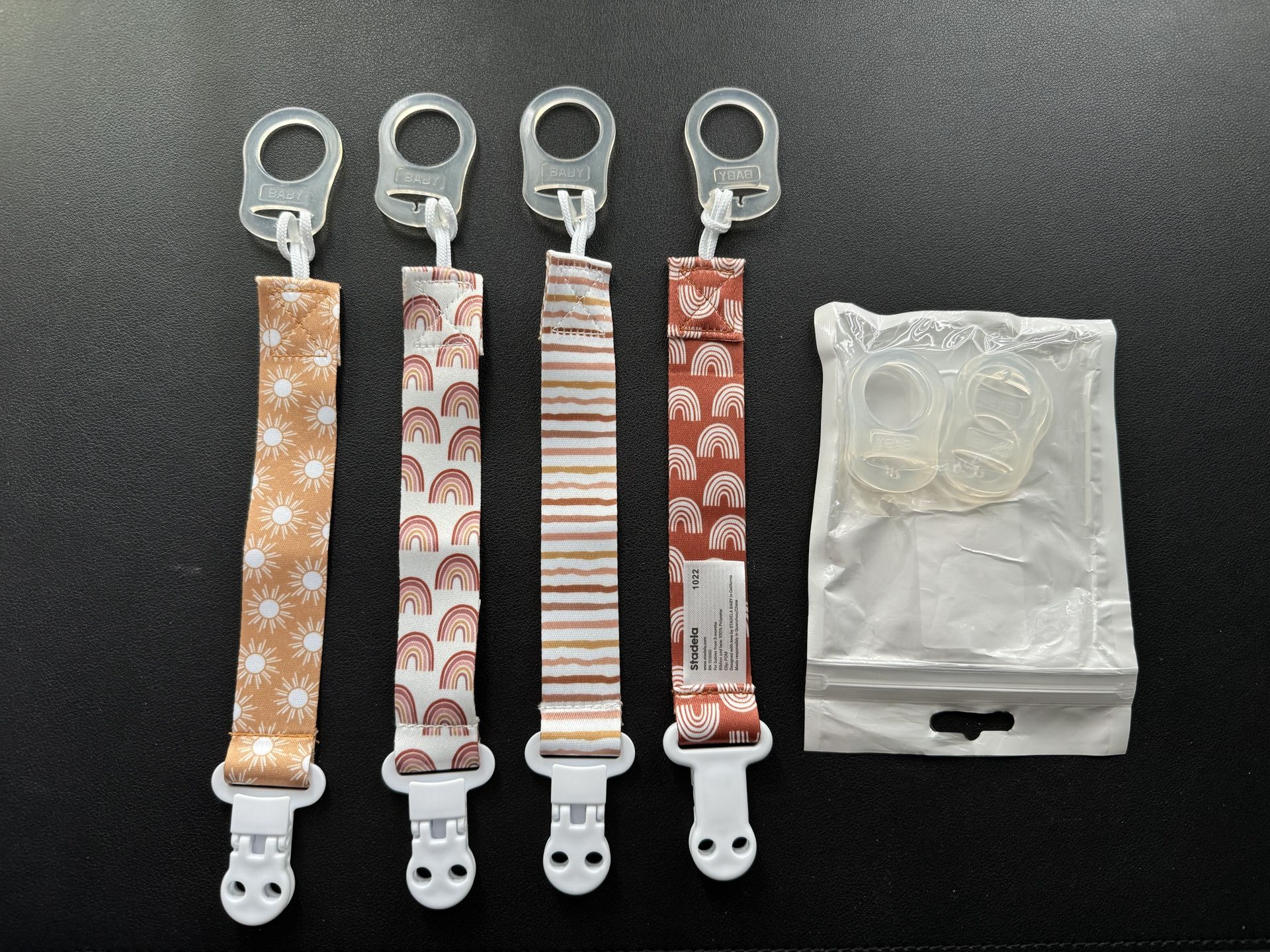 Lot of 10 Transparent Silicone Adapter Rings Holder for Button/Pacifier + Soother 4 Ribbon Clips NEW never used)