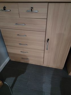 Armoire dresser set