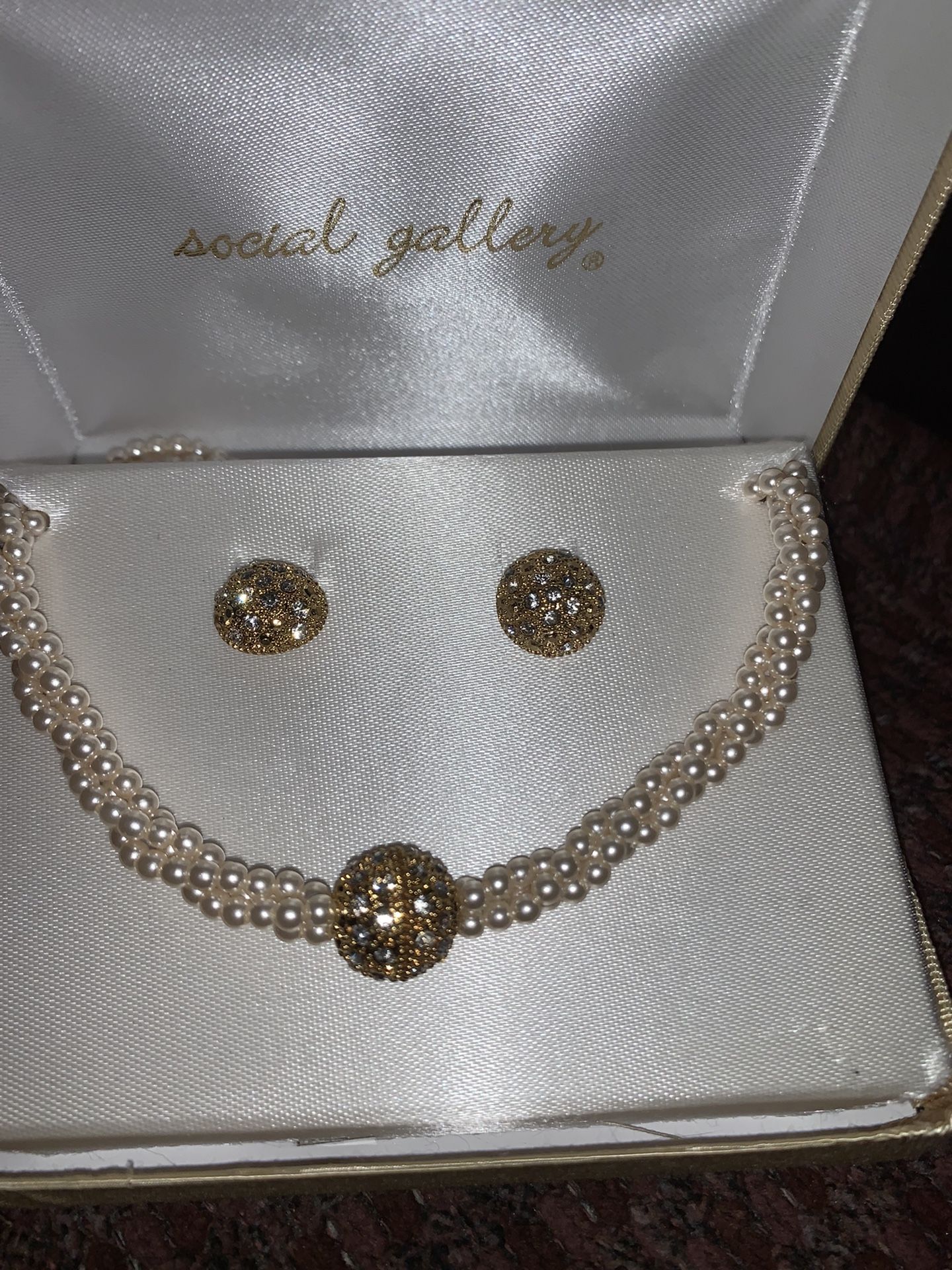 Social Gallery Choker & Pierced Earring Set