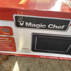 750 Watt Magic Chef Microwave