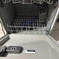 Dish washer