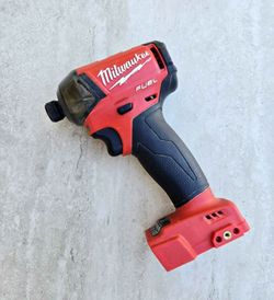 Milwaukee FUEL 18V SURGE Impact Driver
