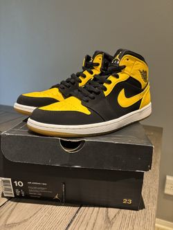 Air Jordan 1s Maze Yellow Sz 10