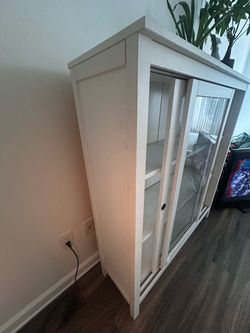 Hutch/cabinet