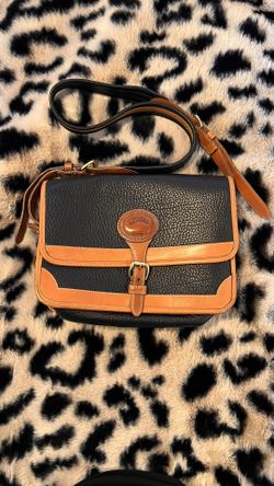 VINTAGE Dooney & Bourke All-Weather Leather Surrey crossbody bag