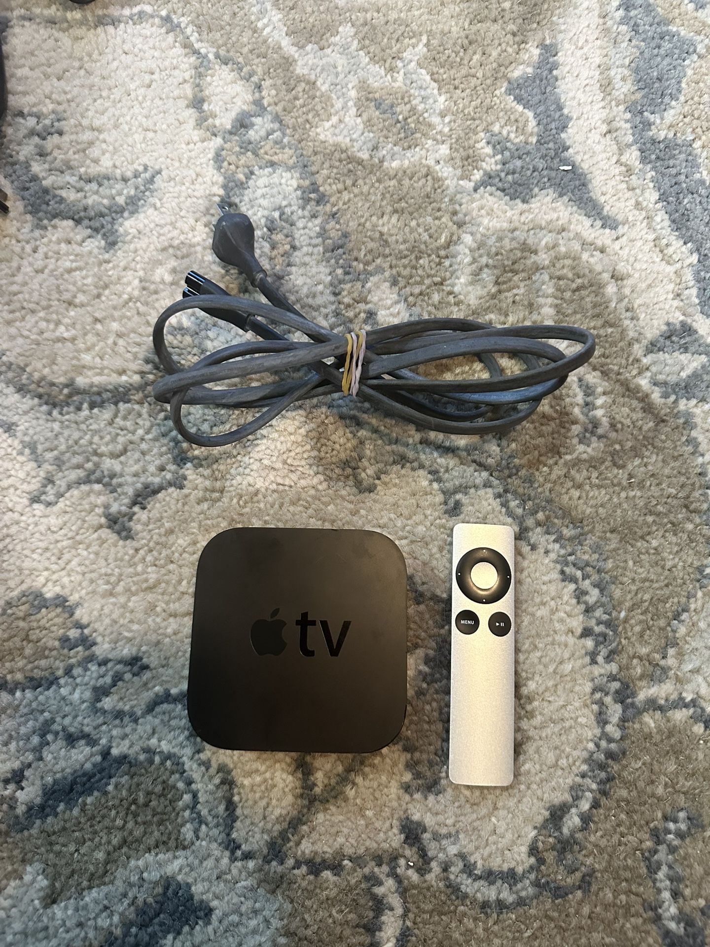 Apple TV (3rd Gen) – Includes Remote & Power Cord
