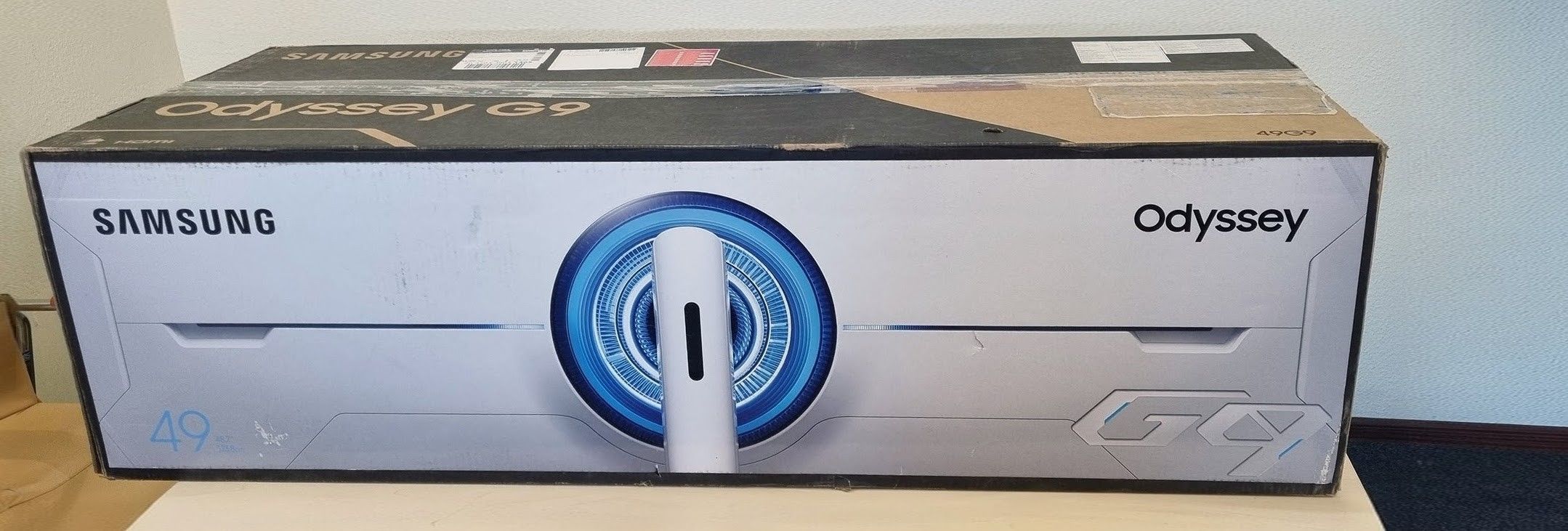 SAMSUNG 49” Odyssey G9 Gaming Monitor, 1000R Curved Screen, QLED, Dual QHD Display, 240Hz