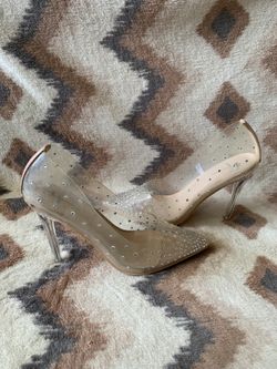 Preowned Women’s Clear Rhinestone Pump Stiletto Heels Size 6.5