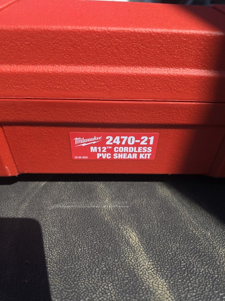 Milwaukee Shear Case With Charger
