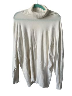 Linea Louis Dell'Olio Cream White Whisper Knit Turtleneck Sweater Layer 3X  Comes from a pet and smoke free home. Measurements are in the pictures. El