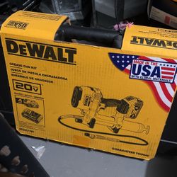 New Dewalt Grease Gun Kit 