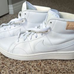 Nike White Mid Top Leather Lace Up Athletic Sneakers 
