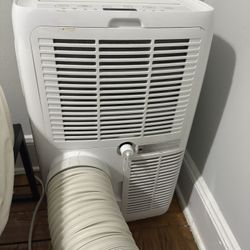 LG Air Conditioner And Dehumidifier 