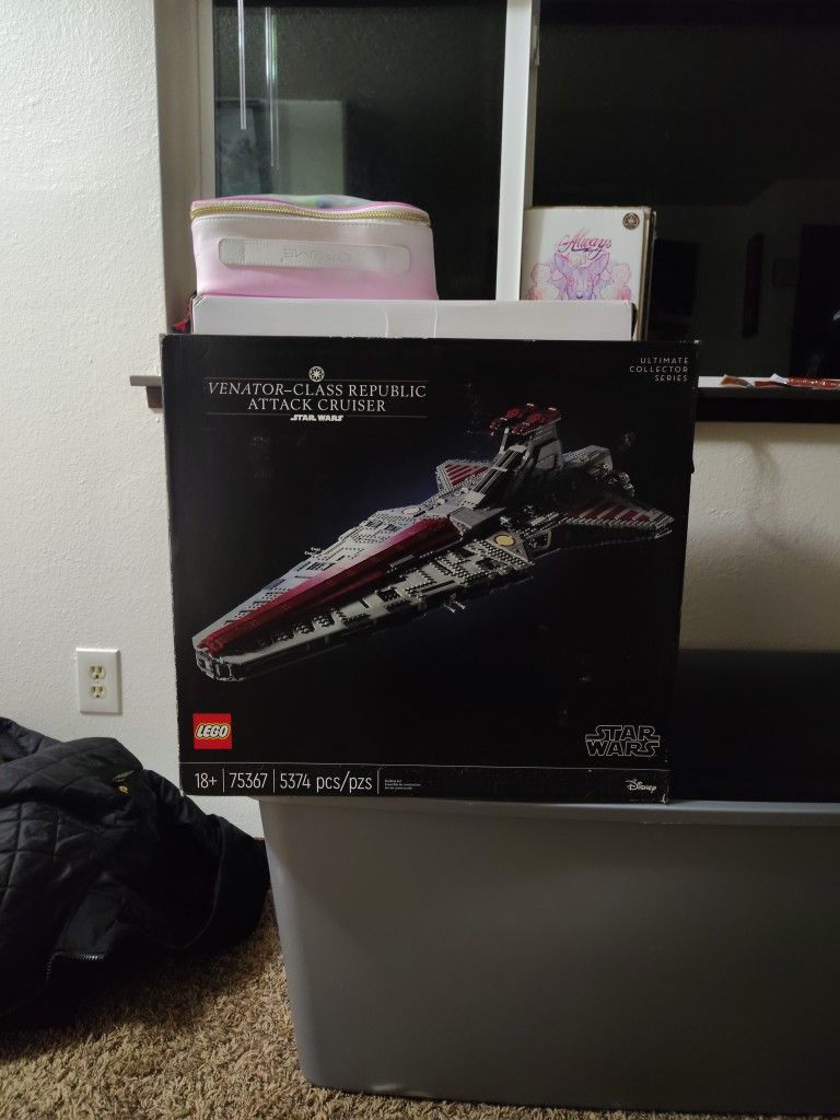 5374 Piece Star wars venator Republic Attack Cruiser Lego Set