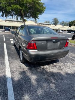 07 ford focus se 4dr