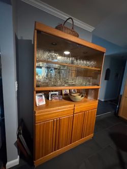 Lighted china cabinet. 2 drawers, 2 lower cabinets