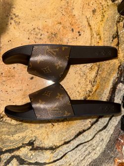 LV slides Size 9