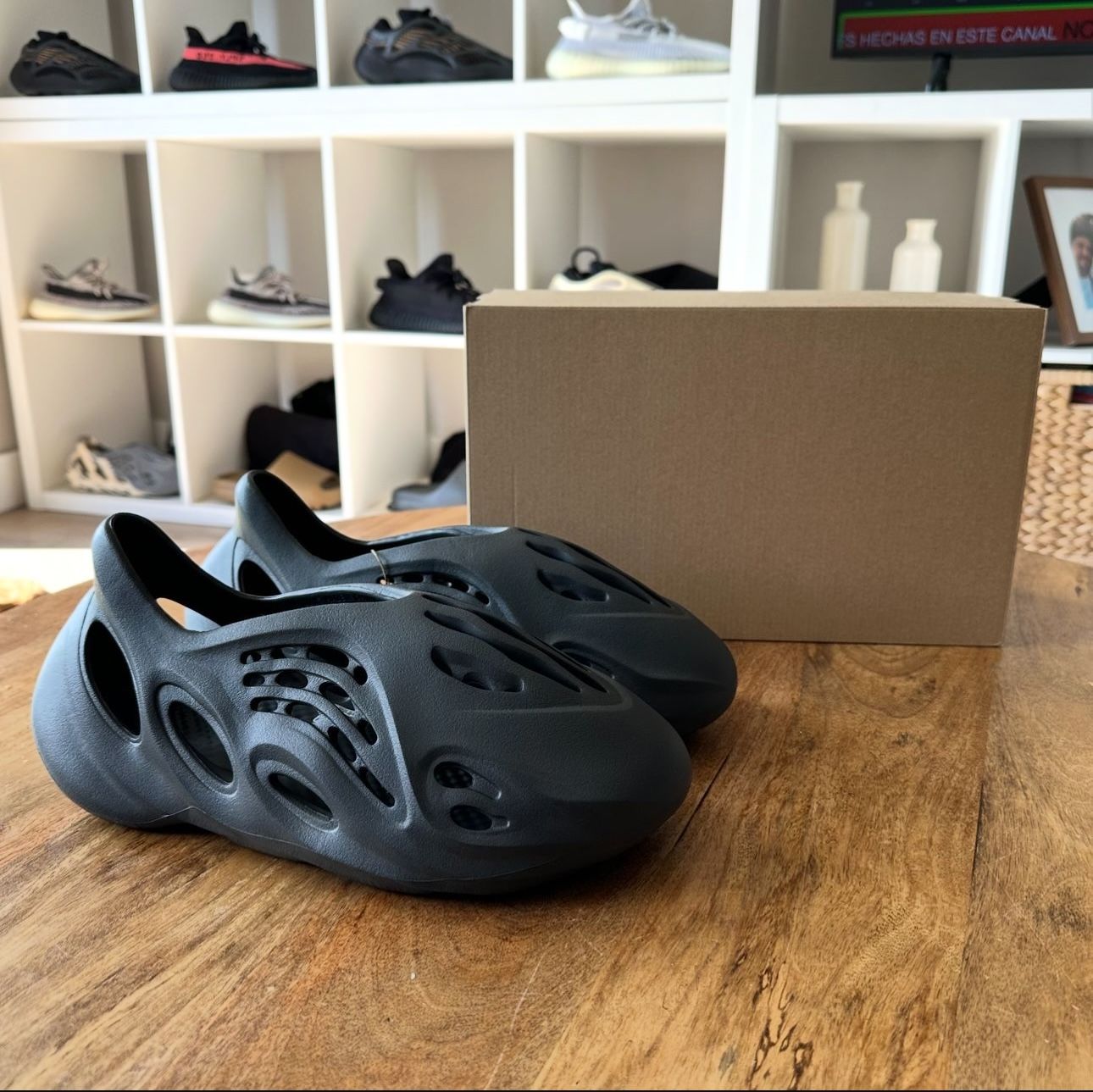 Yeezy Foam RNNR Onyx Size 9 Deadstock