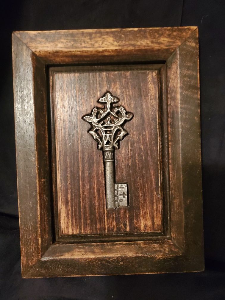 Vintage key wall decor