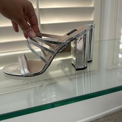 Heels Silver White House Blavk Market Size 9 
