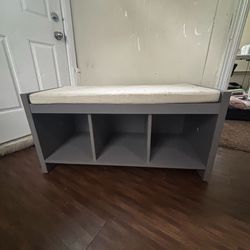 Organizer With Bench
