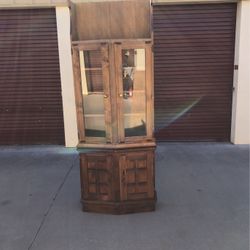 China Cabinet/ Book / Collection display