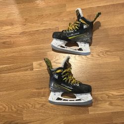 Bauer Hyperlites X4 3.5 Size Used