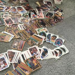 BASKETBALL CARDS   ( Early 1990s)