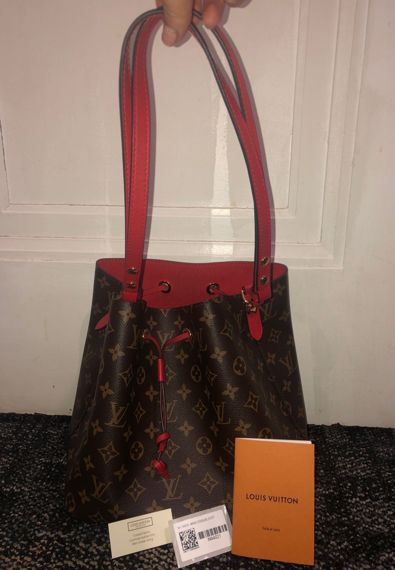 Louis Vuitton Neonoe Bag