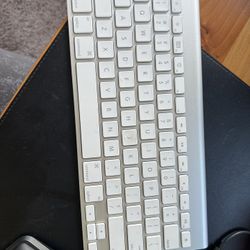 Apple Wireless Keyboard