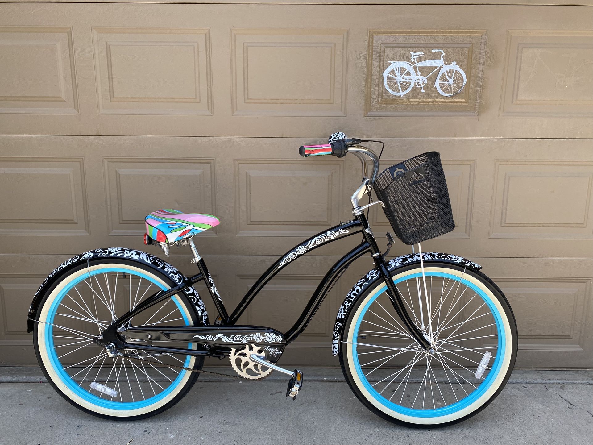 Electra Noir 3 Speed Beach Cruiser