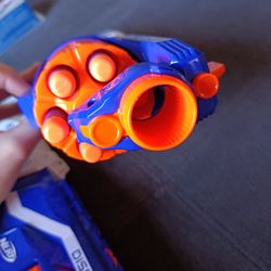 Nerf N Strike Elite Disruptor 6 Dart Rapid Fire Nerf Blaster 4 Pack with extra darts

Condition
2 used & 2 new in box

Experience the excitement, ener