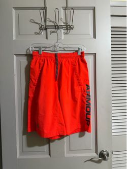 Men’s Under Armour Loose Fit Athletic Shorts Size Small Bright Orange