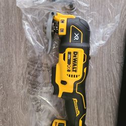 DeWALT XR 18V oscillating multi-tool