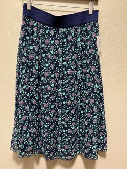 Lula roe Skirt Size M New