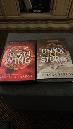 🔥 Empyrean Series Bundle: Fourth Wing (Holiday Ed) + Onyx Storm (Target Deluxe)