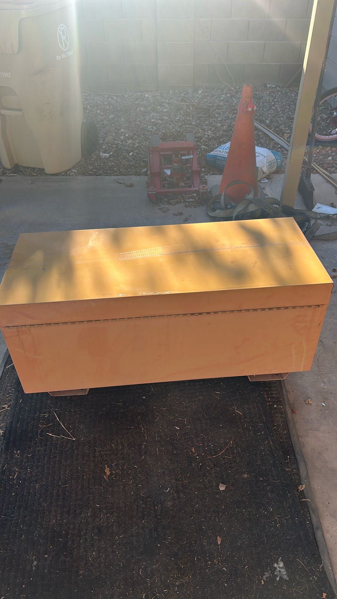 Frontier Tool Box Tools & Machinery