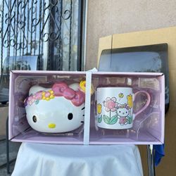 Hello Kitty Mug Set