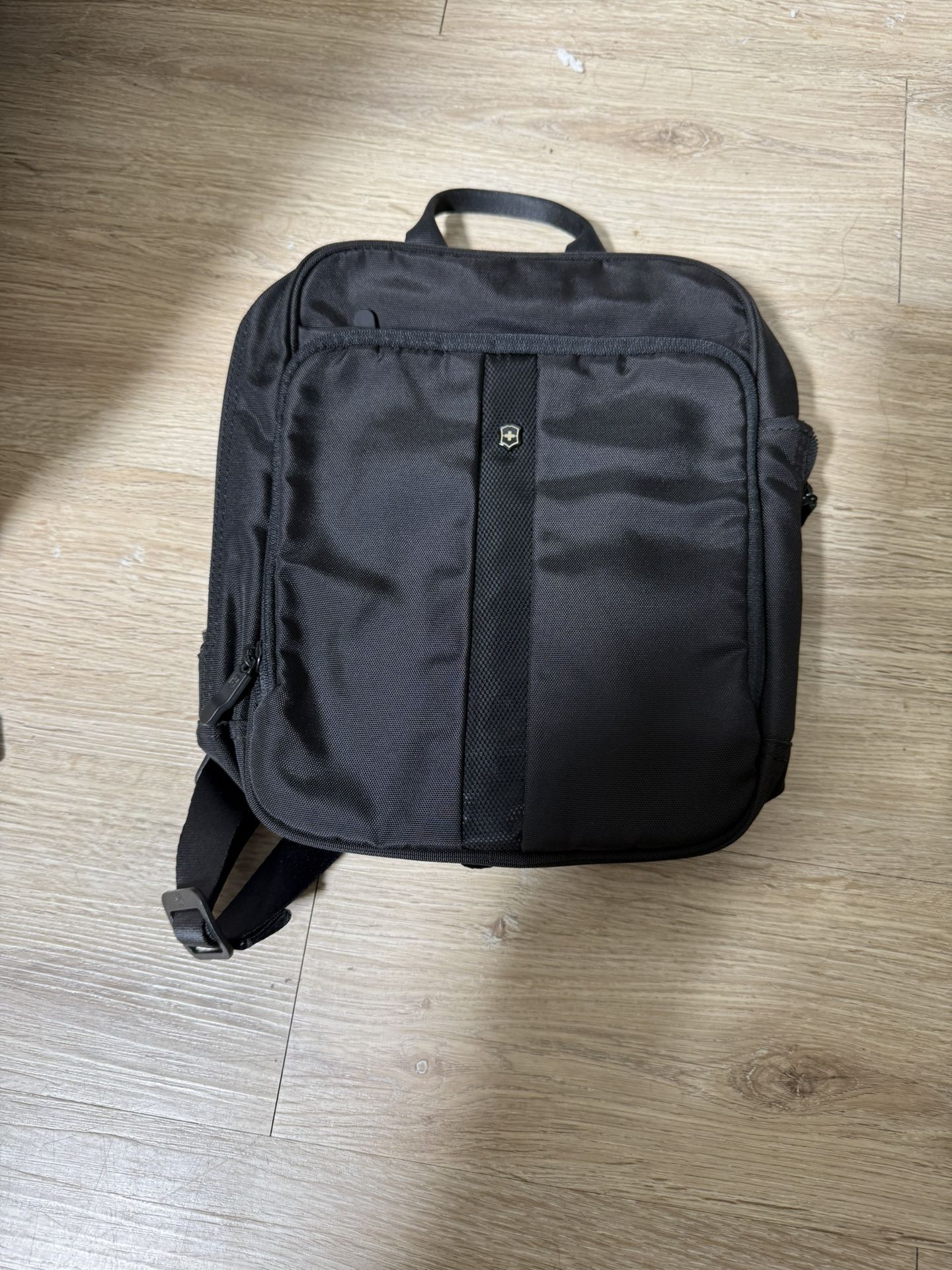 Victorinox Nylon 28.6 cms Black Messenger Bag