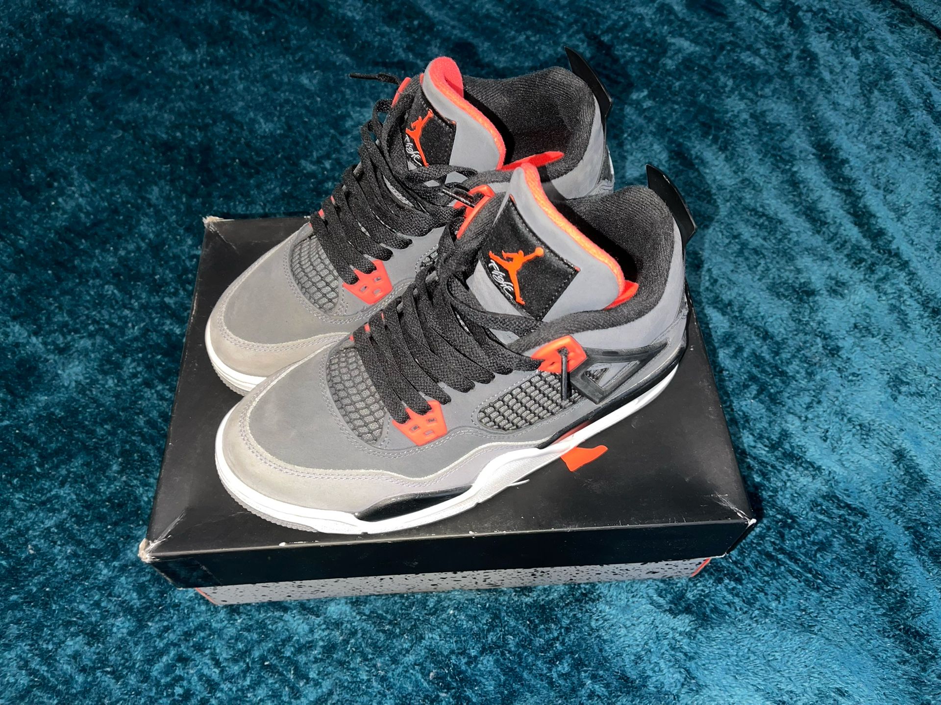 Air Jordan 4