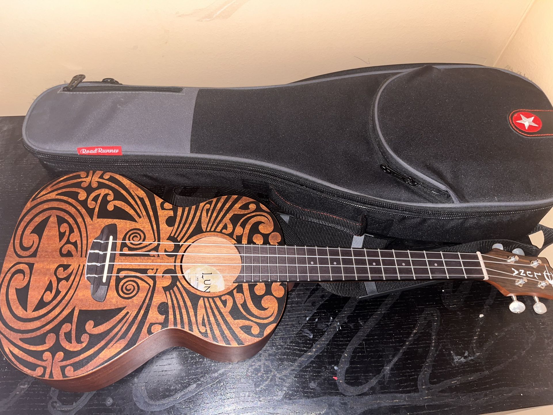 Luna Ukulele