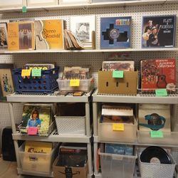VINTAGE VINYL..CDs..& Cassettes