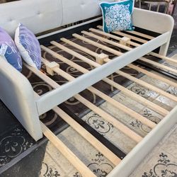 Off White Beige Trundle Bed