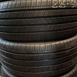 Set Of Tires (4) 225-50-17 Michelin 