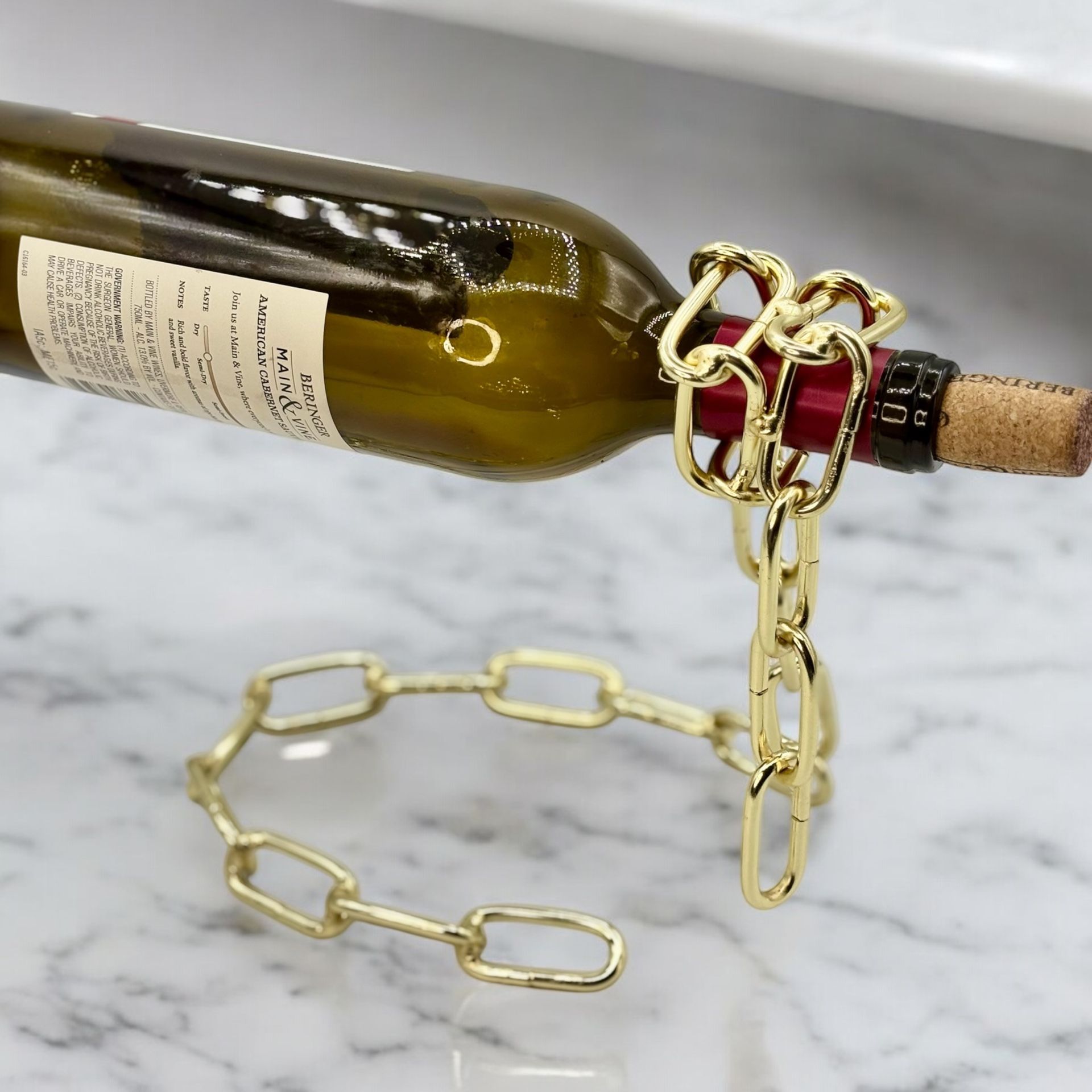 Elegant Metal Wine Bottle Holder Gold Chains Design