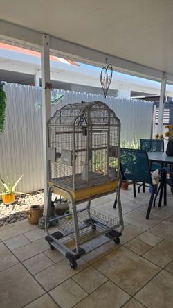 Jaula Gris Para Aves En Buenas Condiciones