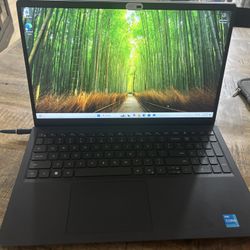 Dell Inspiron 15 3520
