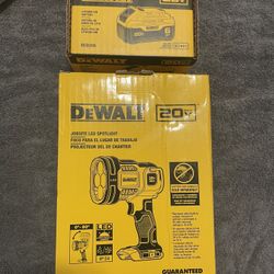 Dewalt Jobsite Led Spotlight And 6AH Battery