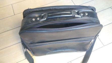 Leather Samsonite briefcase